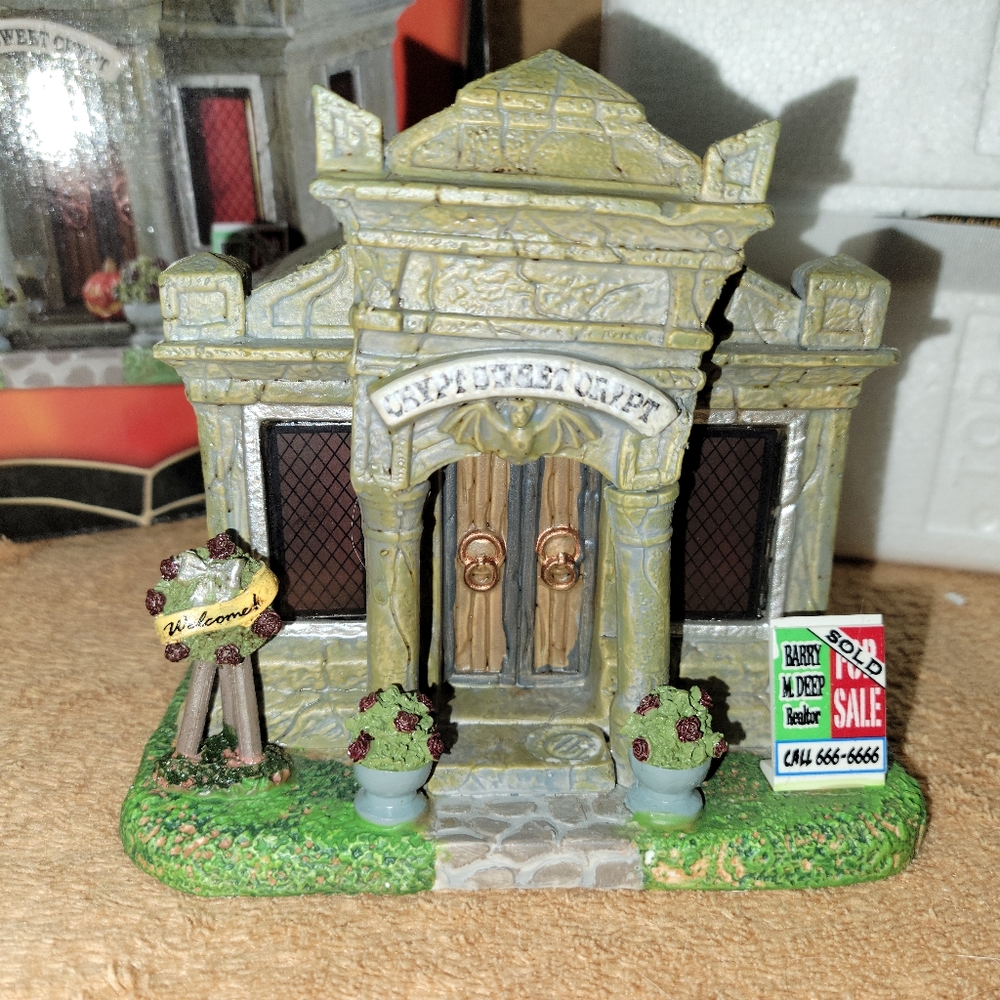 Lemax Crypt Sweet Crypt RETIRED